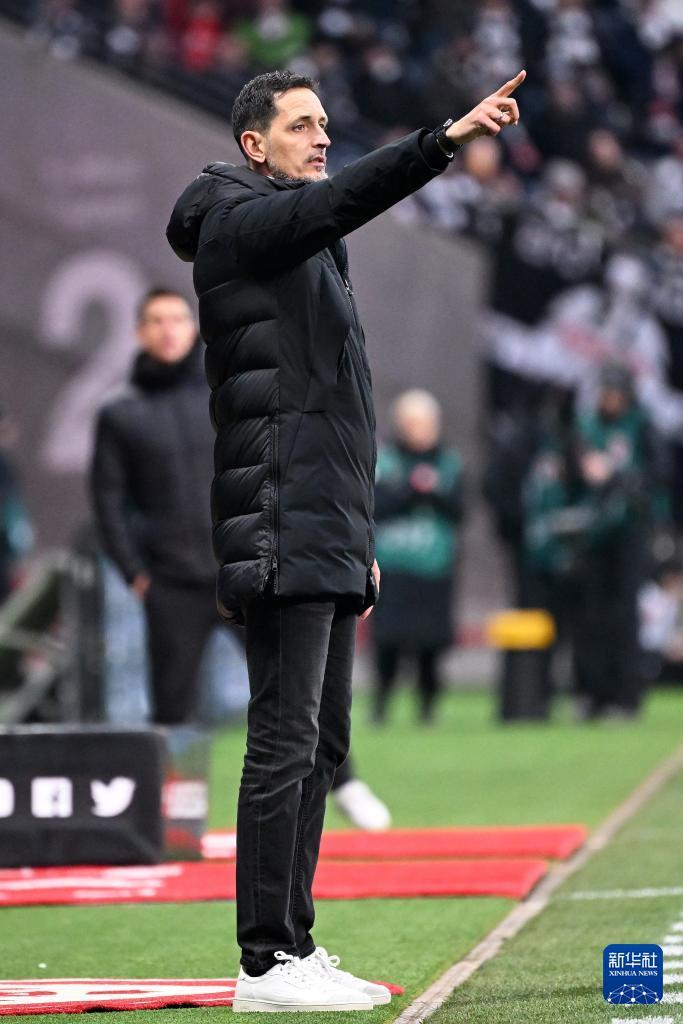 法兰克福队球员展现出色能力 法兰克福队球员展现出色能力