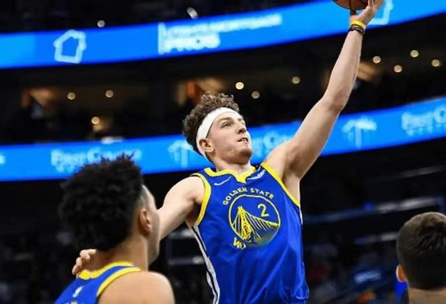 新秀崛起，带领球队走向胜利