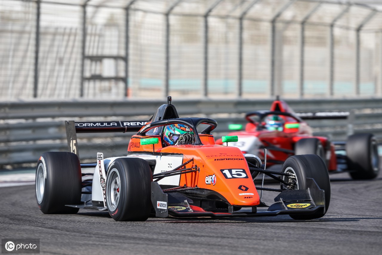 雷诺车队完胜红牛车队，阿隆索状态火热的简单介绍