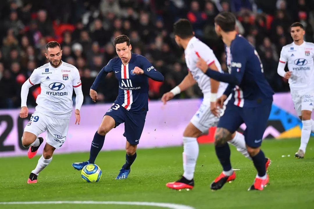 乐鱼体育登陆入口-巴黎险胜塞内加尔，迪马利亚统治全场